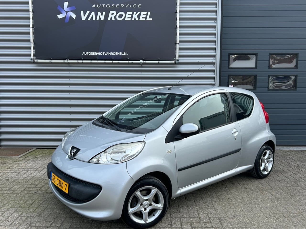 Peugeot 107 - 1.0-12V XR Nieuwe APK | Centrale vergrendeling - AutoWereld.nl