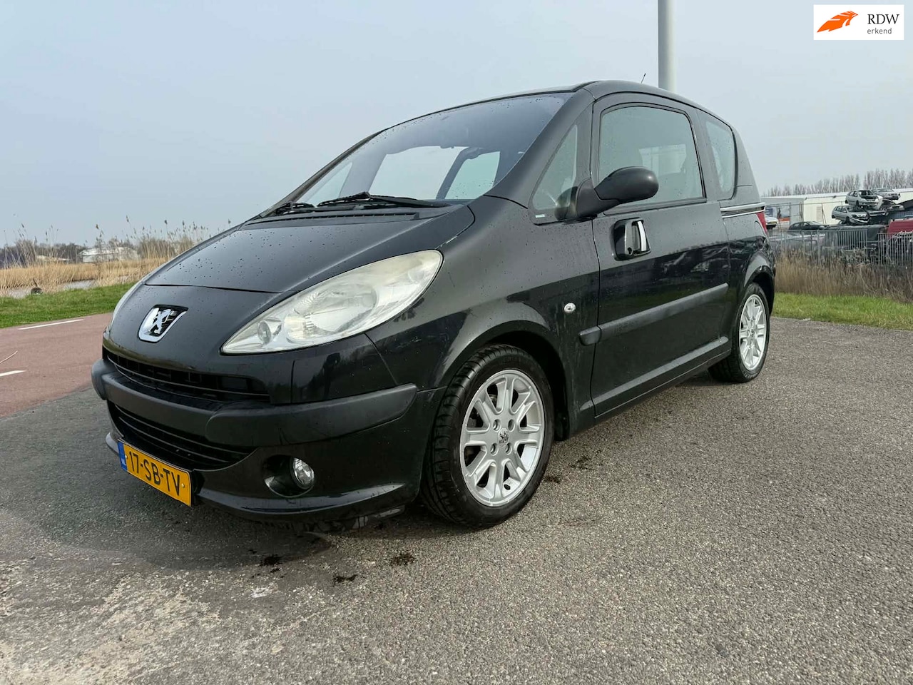 Peugeot 1007 - 1.4 Gentry super leuke auto, apk , garantie en kleine beurt ! - AutoWereld.nl