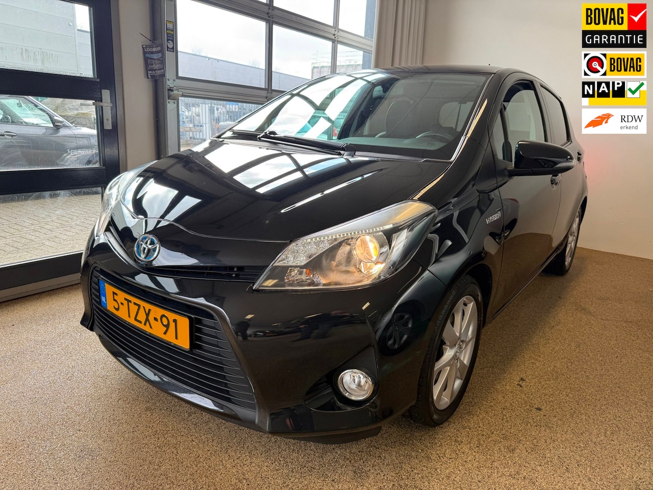 Toyota Yaris - 1.5 Hybrid Dynamic | Automaat |Trekhaak | 1e eigenaar - AutoWereld.nl