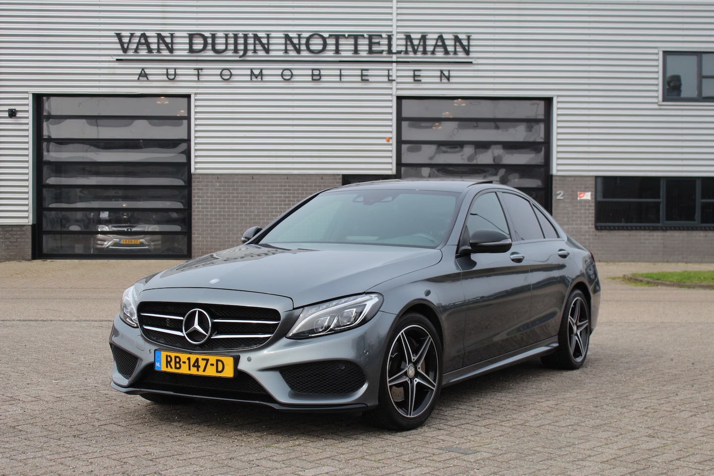 Mercedes-Benz C-klasse - 300 Prestige / AMG / Panoramadak / Burmester - AutoWereld.nl