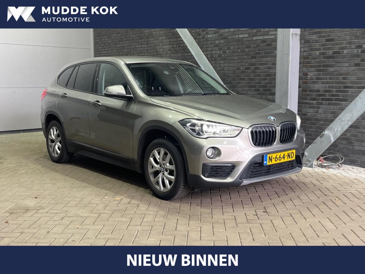 BMW X1 - sDrive18i High Executive | Trekhaak | Stoelverwarming | Getint Glas | PDC V+A - AutoWereld.nl