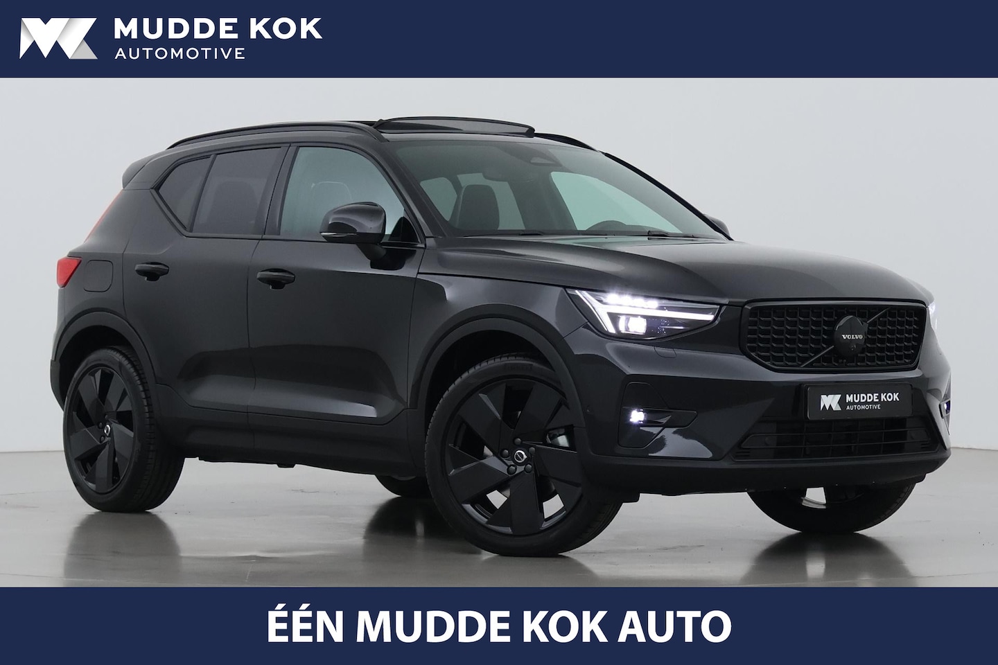 Volvo XC40 - B3 Ultra Black Edition | Panoramadak | Trekhaak | 360 Camera | ACC | Harman/Kardon | Stoel - AutoWereld.nl