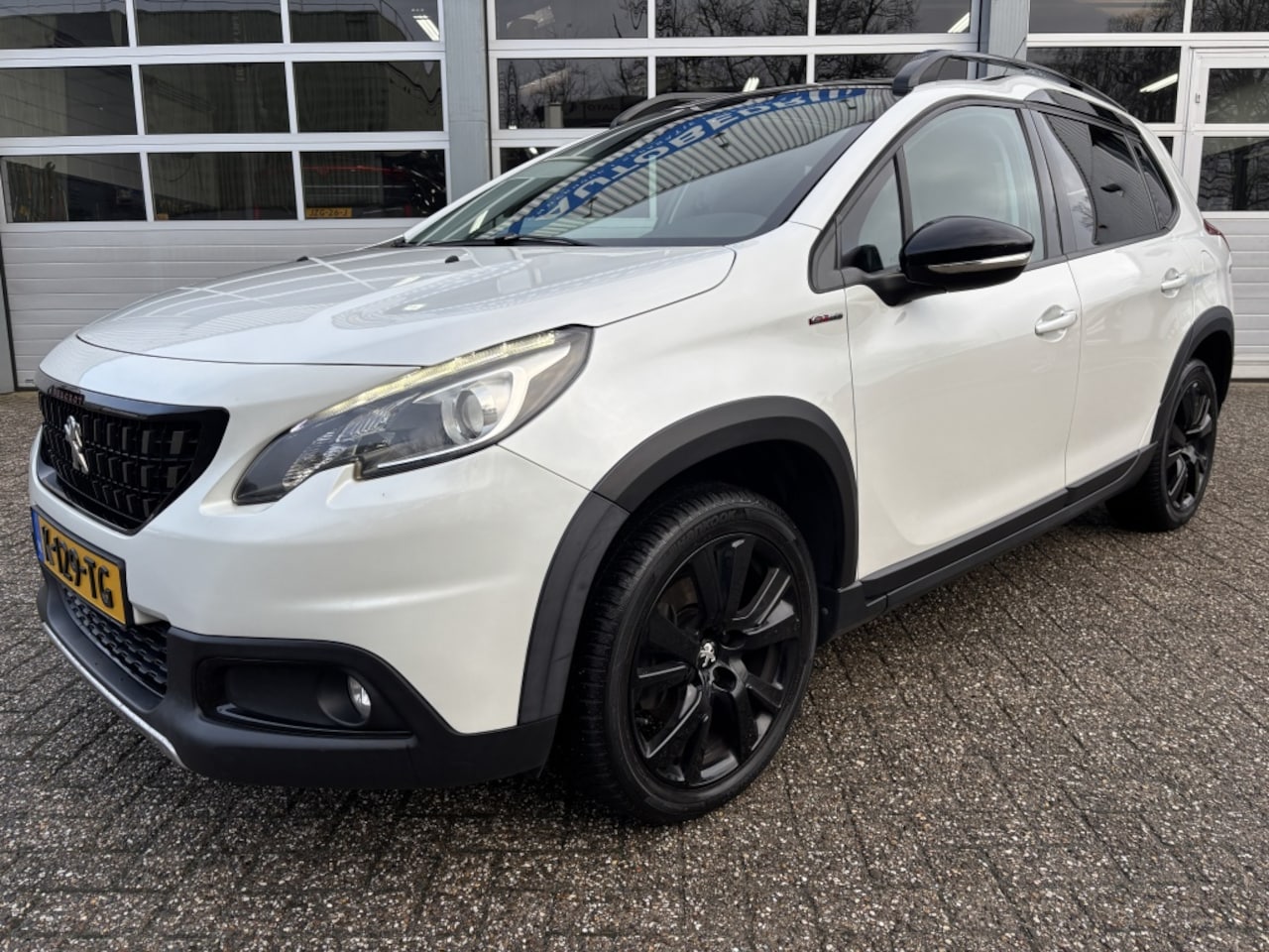 Peugeot 2008 - 1.2 GT-line/110pk/Stoelverw./JBLAudio/Carplay/Pano/Nw.Db.Riem - AutoWereld.nl