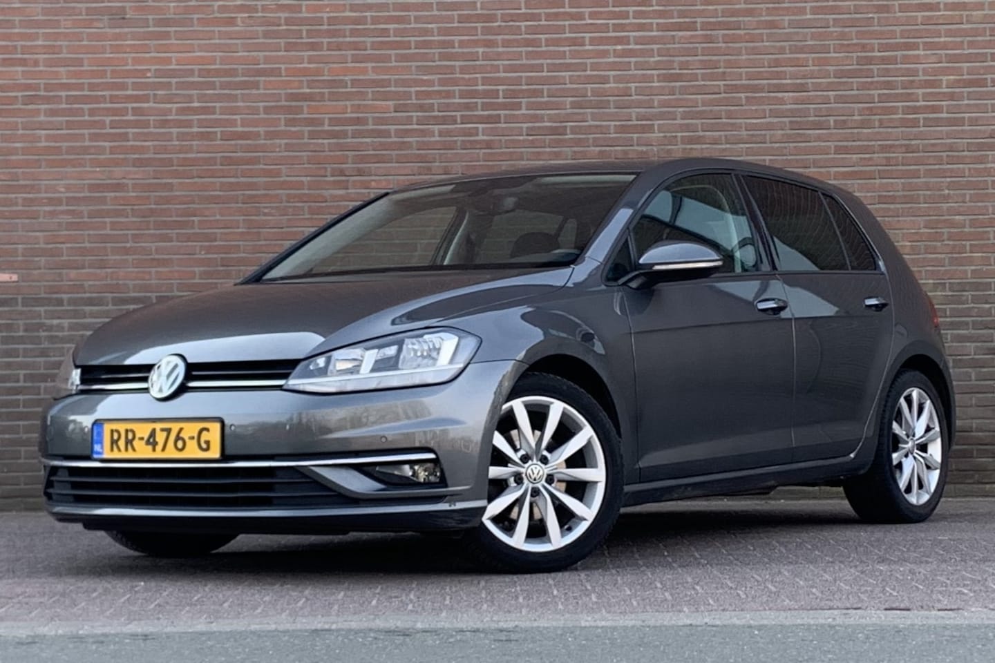 Volkswagen Golf - 1.6 TDI DSG Comfortline Business, Origineel NL, Carplay, Adaptive Cruise, Stoelverwarming, - AutoWereld.nl