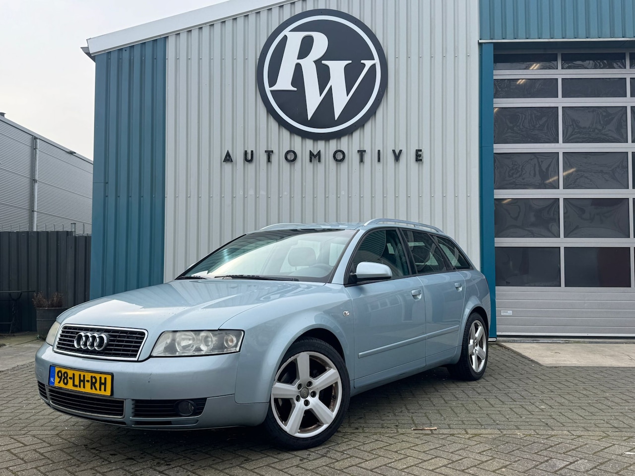 Audi A4 Avant - 2.0 ECC / Cruise / Lmv Lees advert - AutoWereld.nl