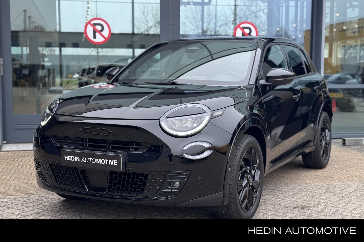 Fiat 600e - Sport 54 kWh | Warmtepomp | Navigatie | Leder Alcantara | Camera | Alleen beschikbaar voor - AutoWereld.nl