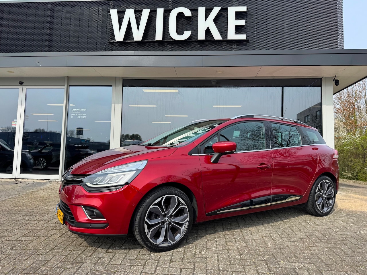 Renault Clio Estate - 1.2 TCe Intens BOSE Camera Trekhaak Navi - AutoWereld.nl