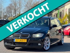BMW 3-serie Touring - 320d High Executive | Leder/stof sportstoelen | 18 inch | Xenon | Grootscherm | Parkeersen