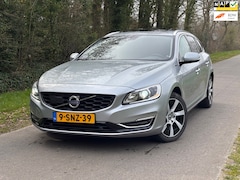 Volvo V60 - 2.4 D6 AWD Plug-In Hybrid Summum | Cruise + Clima + Navi |