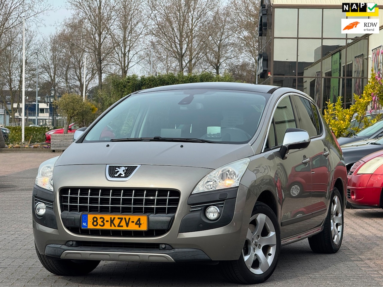 Peugeot 3008 - 1.6 THP Blue Lease Executive | Panoramadak | Parkeersensoren | Trekhaak | Head Up Display - AutoWereld.nl