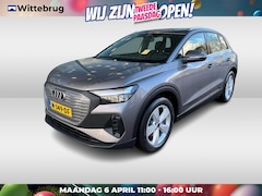 Audi Q4 e-tron - 35 Launch edition 55 kWh / Elect. achterklep / Smartphone Interface / Stoelverwarming / 19