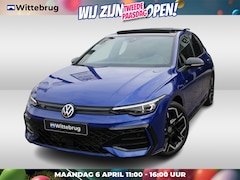 Volkswagen Golf - 1.5 eTSI R-Line 150pk DSG Automaat Black Style / Panorama dak / Navigatie by APP / LM 18 i