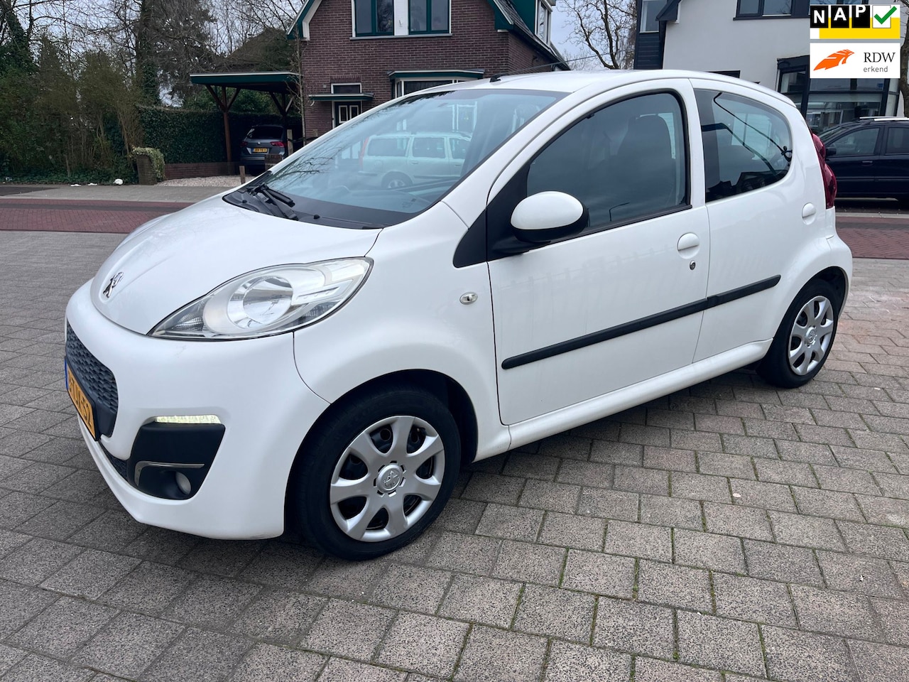 Peugeot 107 - 1.0 Active 5 Drs Airco Isofix Elek Pakket APK PDC NW Model - AutoWereld.nl