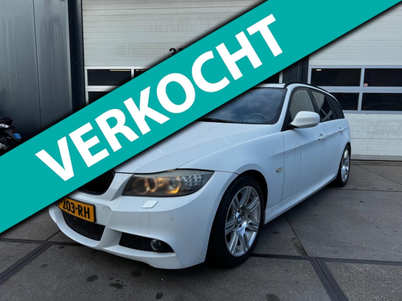 BMW 3-serie Touring - 318i High Executive 318i High Executive - AutoWereld.nl