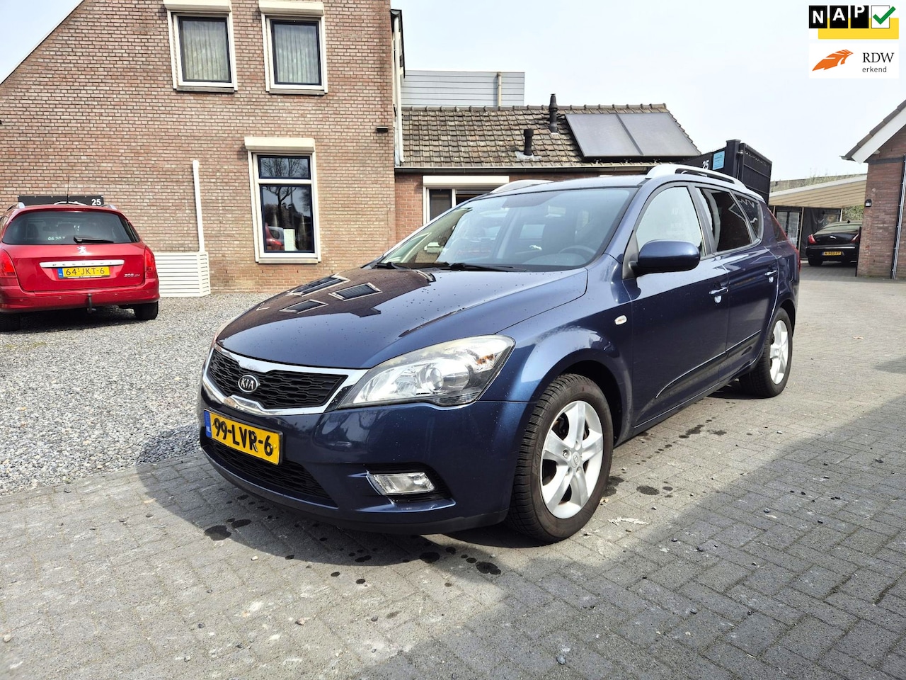 Kia Cee'd - 1.4 CVVT X-ecutive 5 Deurs Navi Airco Cruise - AutoWereld.nl