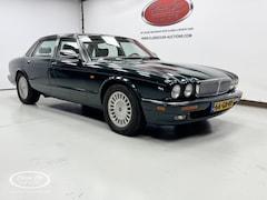 Daimler Double Six - - ONLINE AUCTION