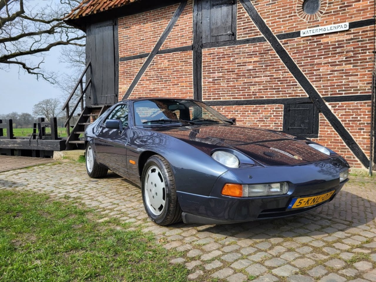 PORSCHE 928 S 4