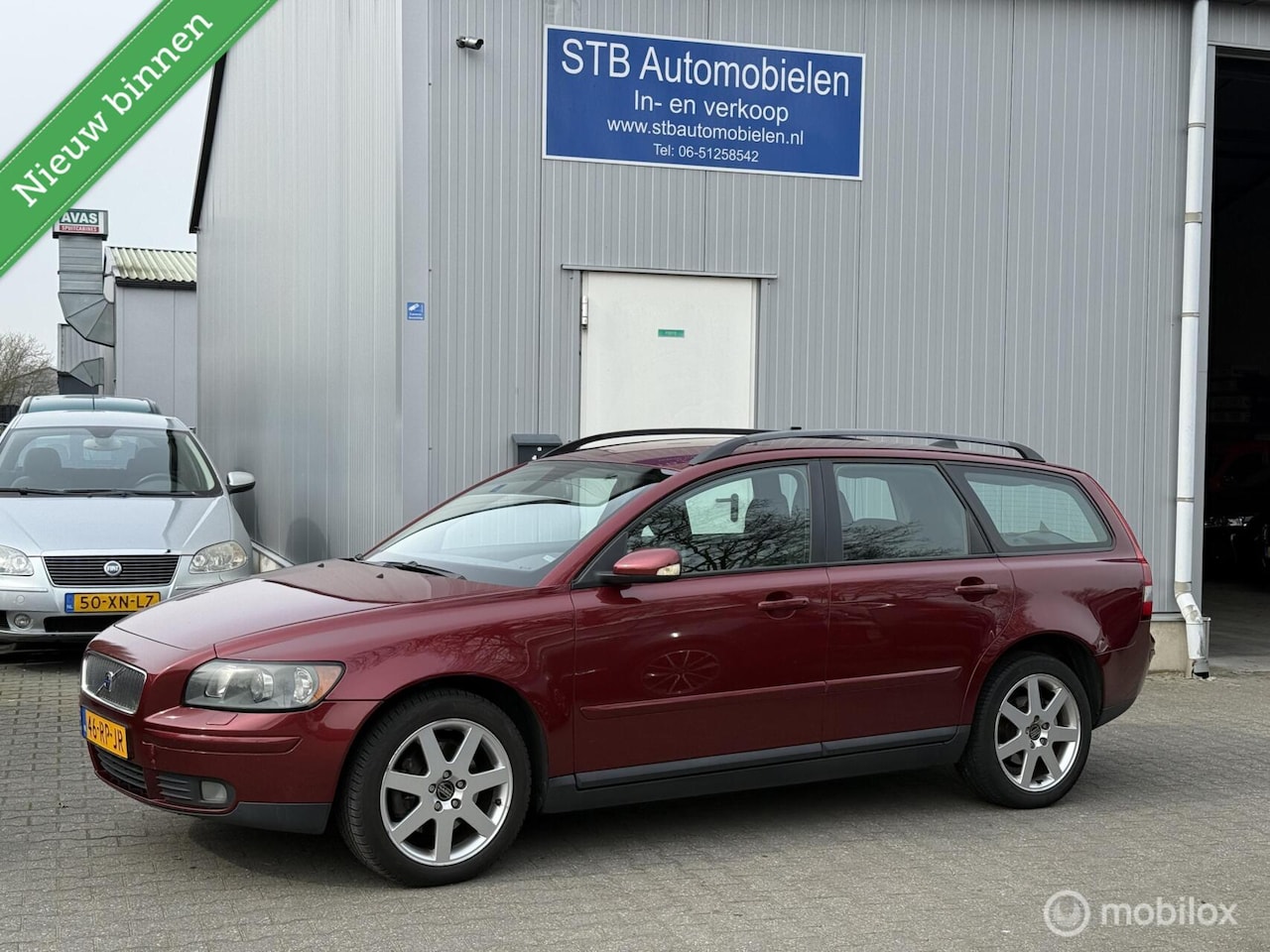 Volvo V50 - 2.4 Summum 2.4 Summum, 5 cilinder, Nieuwe apk - AutoWereld.nl