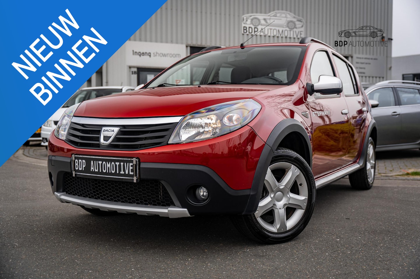 Dacia Sandero Stepway - 1.6 Lage km stand | Leer | Trekhaak | Airco - AutoWereld.nl