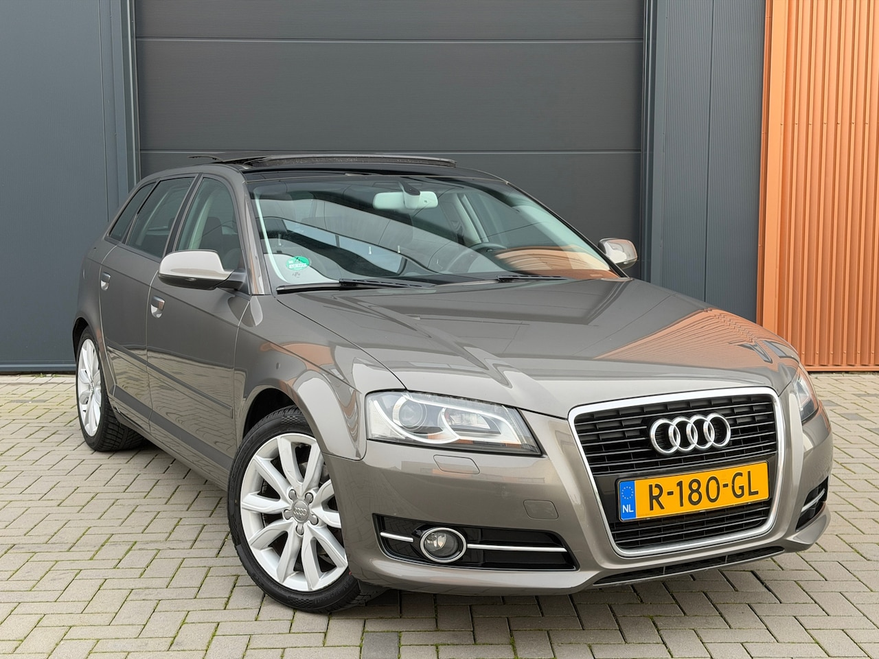Audi A3 Sportback - 1.4 TFSI Ambition Pro Line S|Pano|Stoelverwarming|Parkeersensoren - AutoWereld.nl