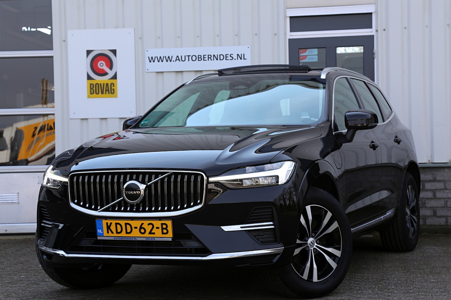 Volvo XC60 - 2.0 T6 Plug-in hybrid AWD Core Bright Long Range!*Perfect Onderh.*1ste Eig.*Elek. Trekhaak - AutoWereld.nl