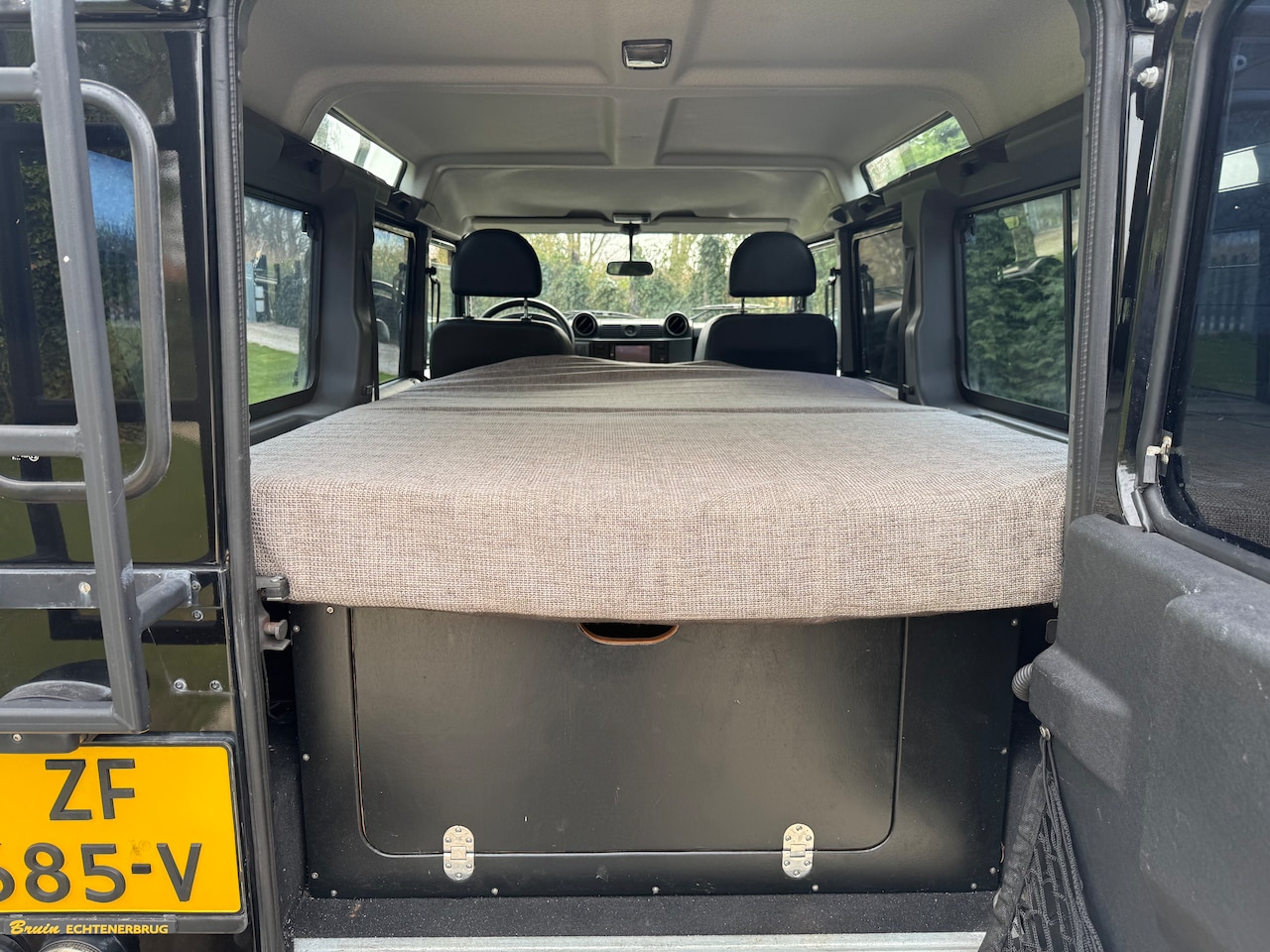 Land Rover Defender - 2.4 TD 110" SE DC Tweede eigenaar