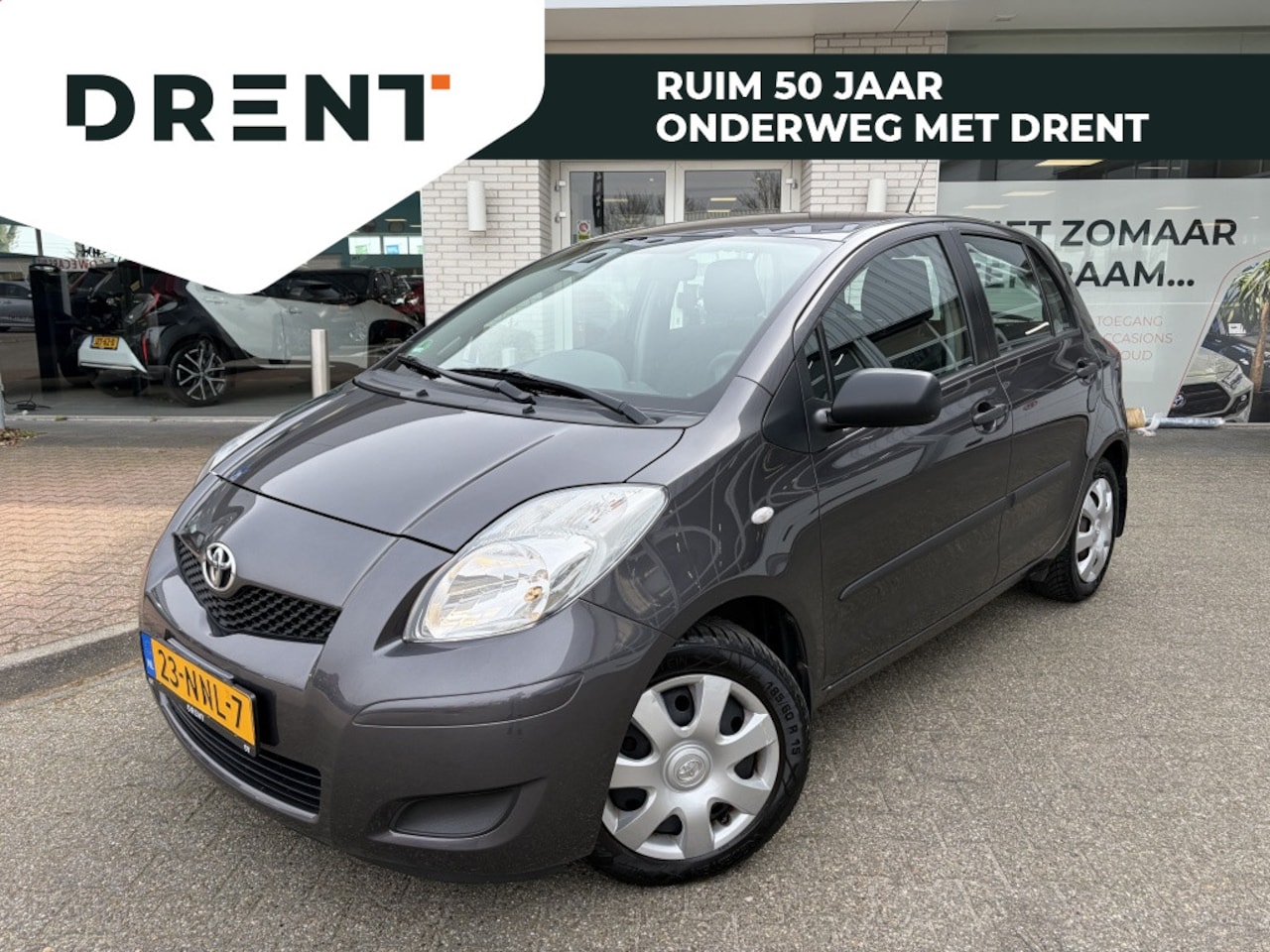 Toyota Yaris - 1.3 VVTi Comfort | Airco | All-season | Trekhaak | Radio | - AutoWereld.nl