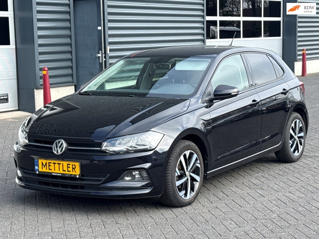 Volkswagen Polo - 1.0 Comfortline Business R 1.0 Comfortline Business R, Navi, BEATS Audio - AutoWereld.nl