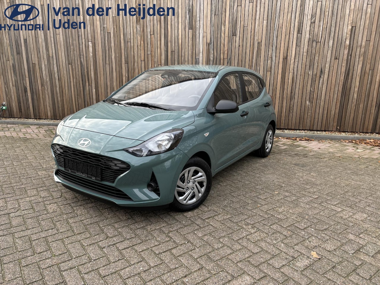 Hyundai i10 - 1.0i 63pk 5-zits Comfort Smart Navigatie | Camera | Apple Car Play En Android Auto - AutoWereld.nl