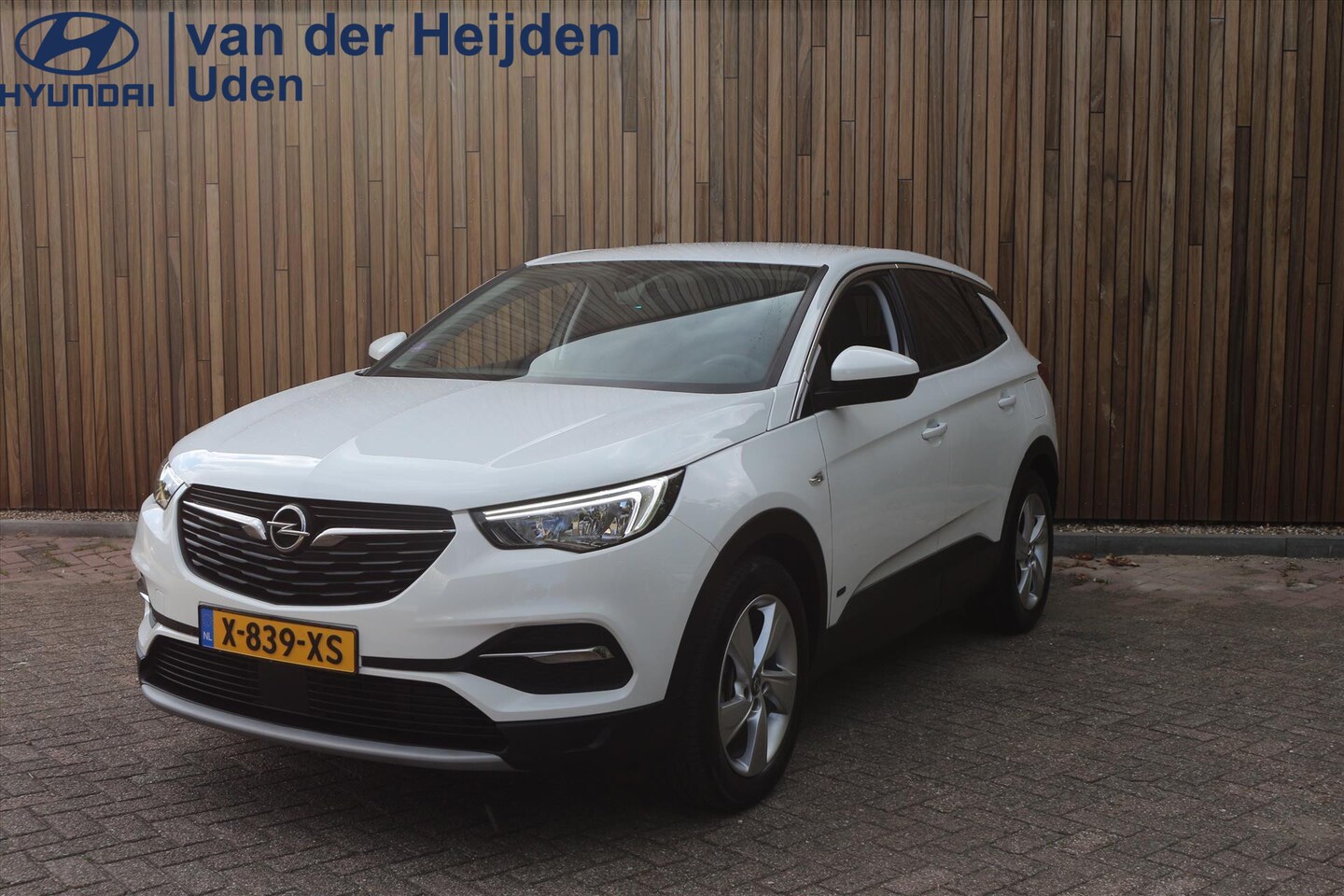 Opel Grandland X - 1.6 Turbo Hybrid 225pk Aut Business Edition Trekhaak | Camera | Apple Carplay Of Android A - AutoWereld.nl