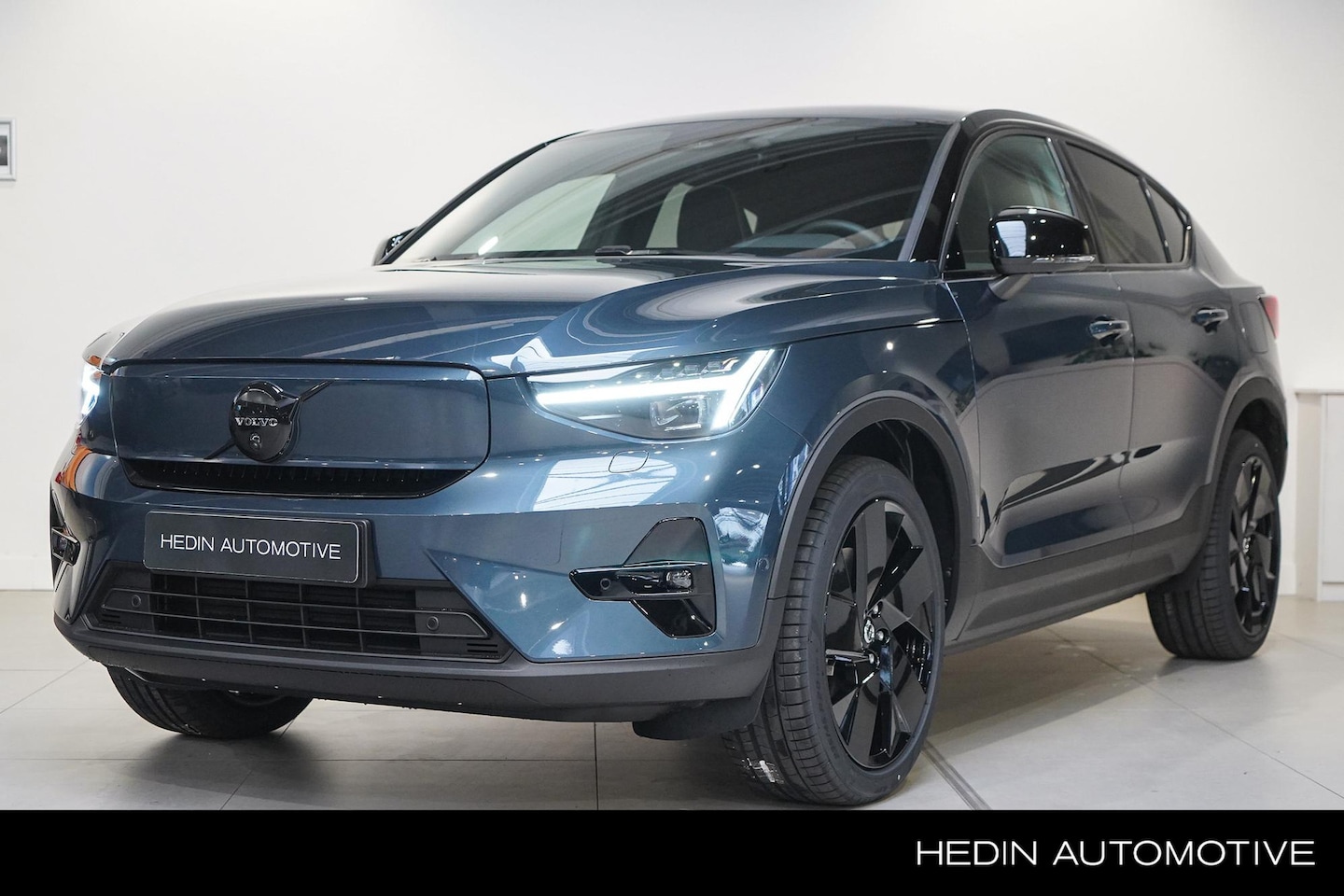 Volvo EC40 - Single Motor Ext. Range Ultra Bl.Ed. Europa 82 kWh | Panoramadak | Harman/Kardon | Rondomz - AutoWereld.nl