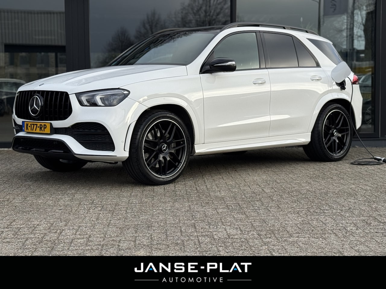 Mercedes-Benz GLE-Klasse - 350 e 4MATIC AMG Luchtvering | Trekhaak | Pano - AutoWereld.nl