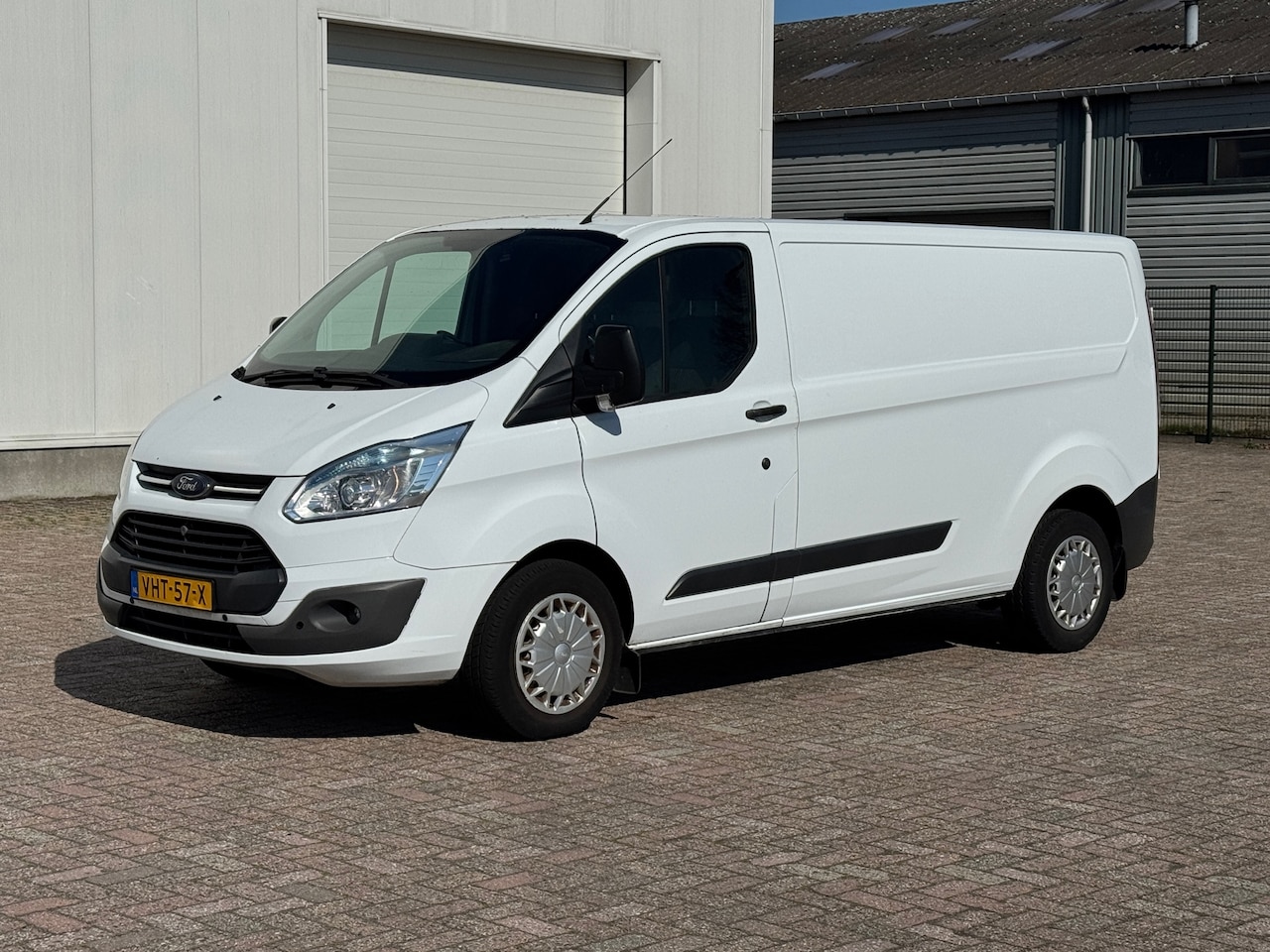 Ford Transit Custom - 290 2.2 TDCI L2H1 Trend 290 2.2 TDCI L2H1 Trend - AutoWereld.nl