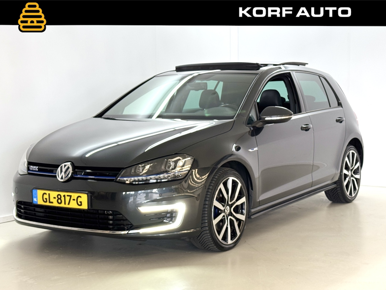 Volkswagen Golf - 1.4 TSI GTE / Leder / Pano / Keyless / Trekhaak - AutoWereld.nl