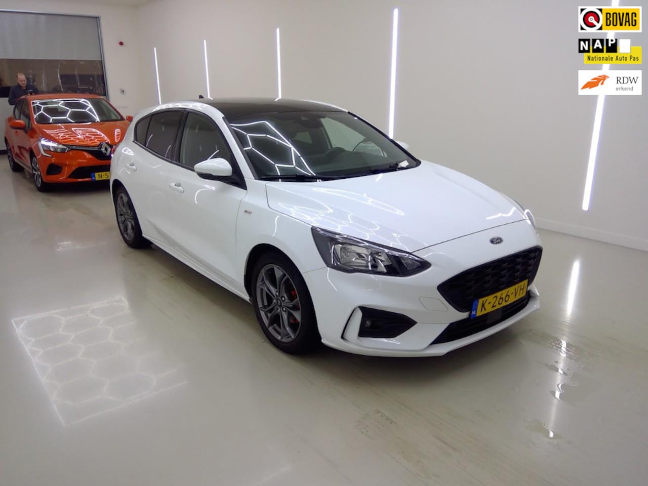 Ford Focus - 1.0 EcoBoost 155PKHybrid ST Line X Business+adap-Cruise+Led+Navigatie+Pano-dak+vitrual+Cam - AutoWereld.nl