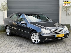 Mercedes-Benz C-klasse - 180 Elegance | Automaat | Trekhaak | Cruise | Airco | Goed onderhouden |