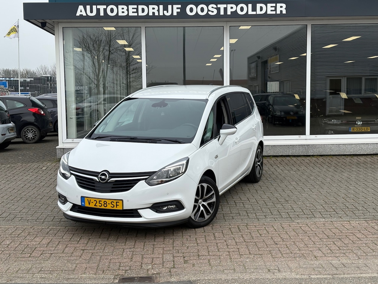 Opel Zafira Tourer - Grijskenteken ! 2 persoons - AutoWereld.nl