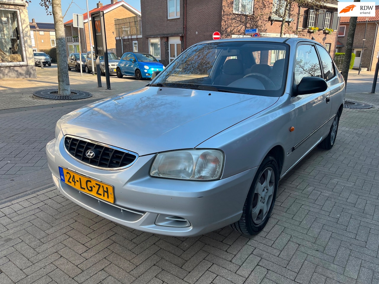 Hyundai Accent - 1.3i 1.3i - AutoWereld.nl
