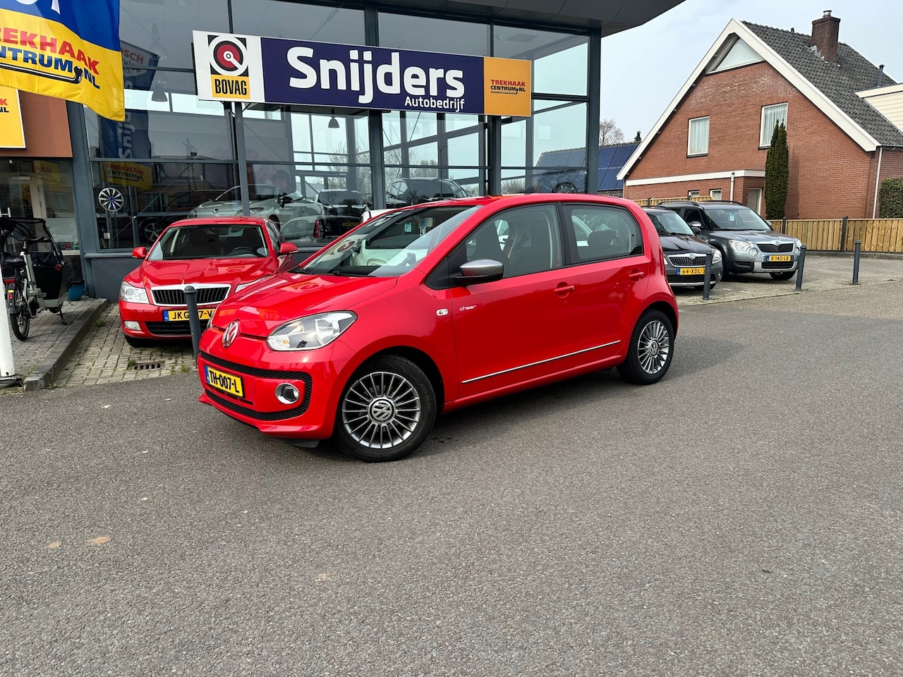 Volkswagen Up! - 1.0 high up! BlueMotion PDC/NACI/CRUISECONTROL/STOELVERWARMING - AutoWereld.nl