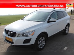 Volvo XC60 - 2.0T // AUTOMAAT / TREKHAAK / NAVI //