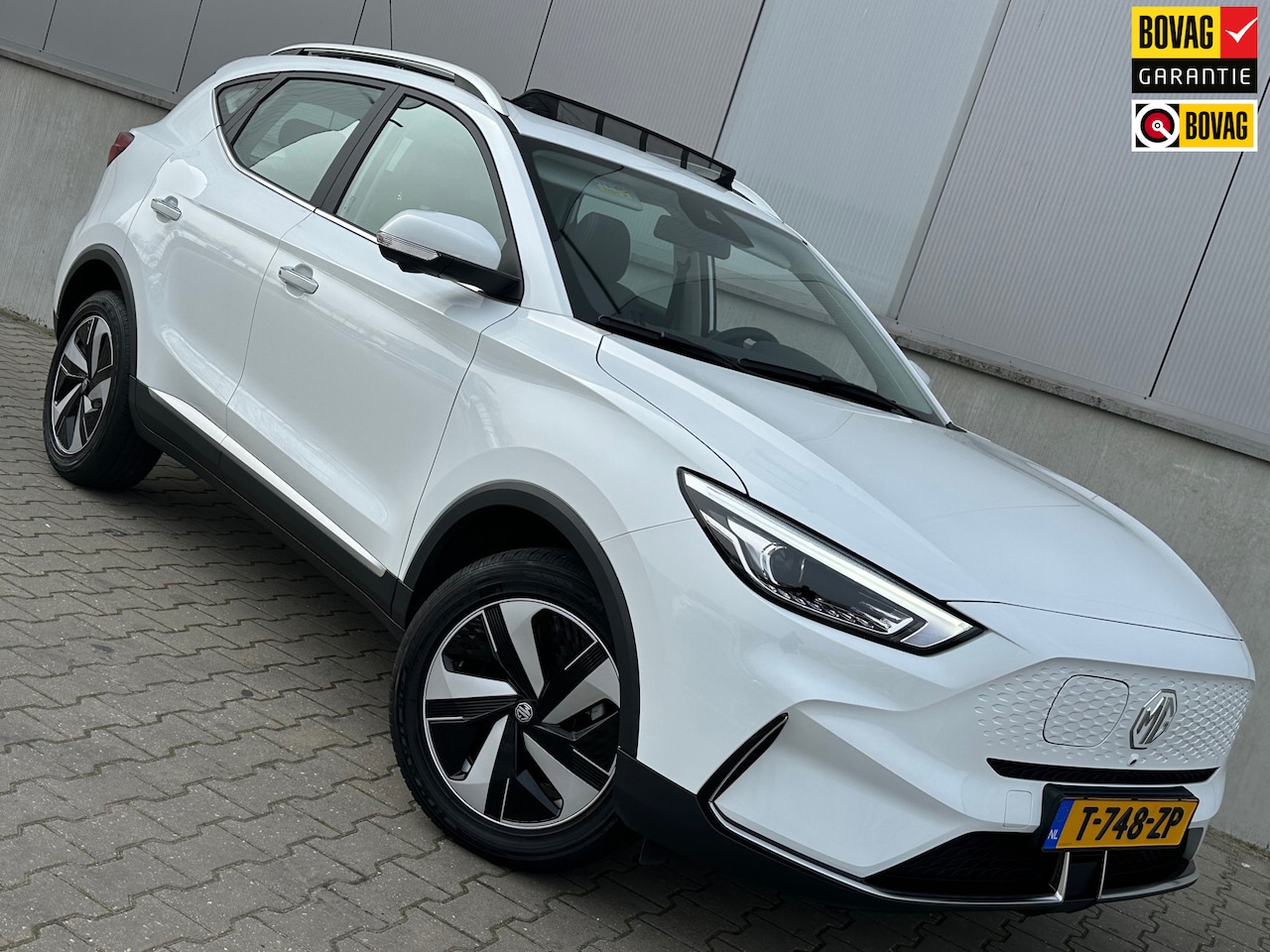 MG ZS - EV Standard Range Luxury Nieuwstaat Panoramadak 50 kWh - AutoWereld.nl