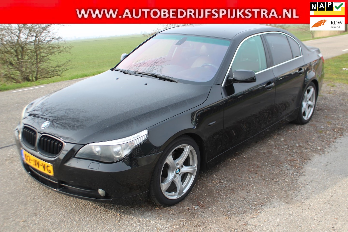 BMW 5-serie - 520i // 6 cilinder / leer // - AutoWereld.nl