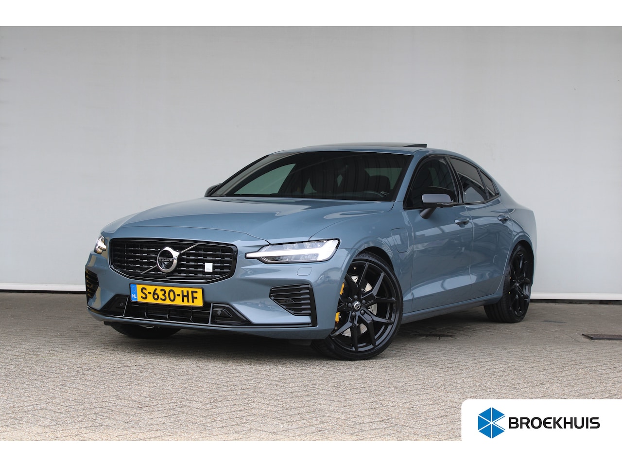 Volvo S60 - 2.0 Recharge T8 AWD Ultimate Bright | SOH 100% | Polestar | Schuif-kanteldak | Head-Up dis - AutoWereld.nl