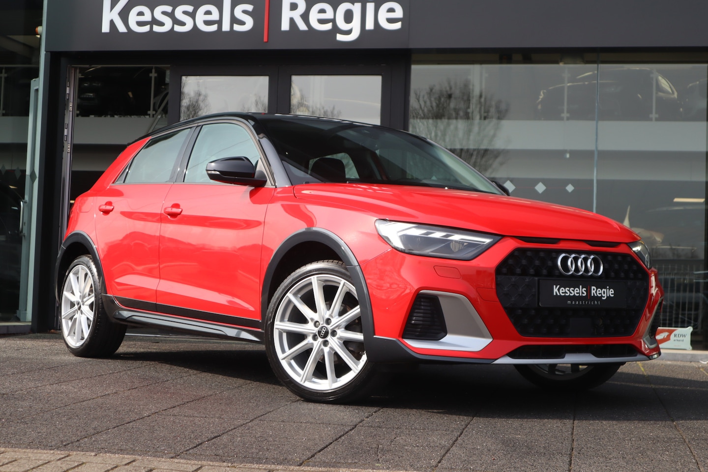Audi A1 citycarver - 30 TFSI Epic Stoelverwarming Keyless 18” LED CarPlay Sensoren Navi - AutoWereld.nl