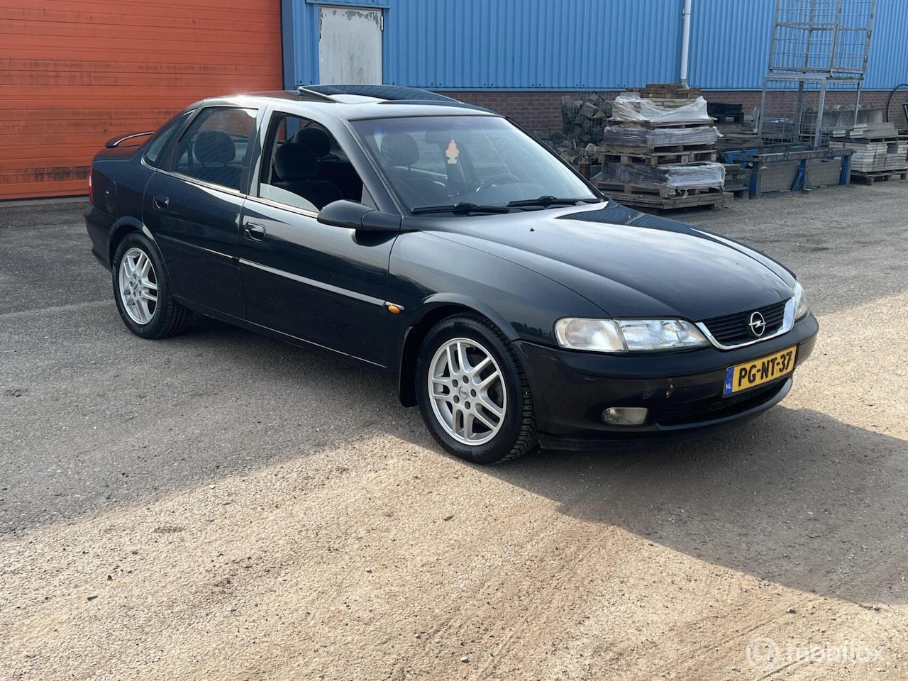 Opel Vectra - 2.5i V6 CD 2.5i V6 CD - AutoWereld.nl