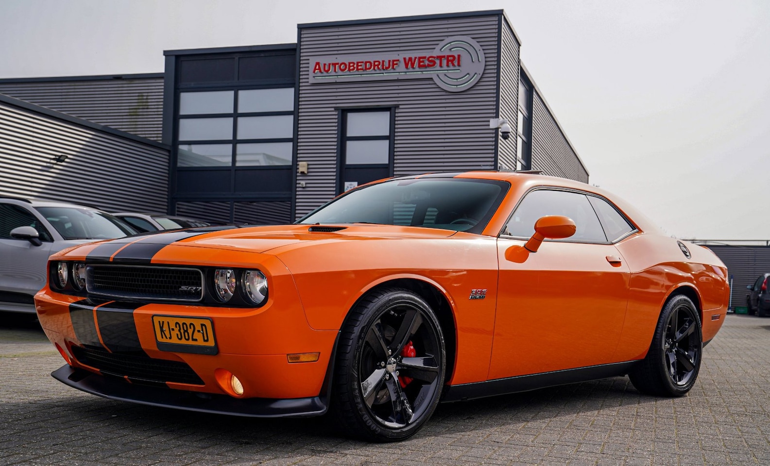 Dodge Challenger - SRT8 6.4 392 HEMI | Schuifdak | Luxe Leder / Alcantara | Automaat | PDC | Stoelverwarming - AutoWereld.nl