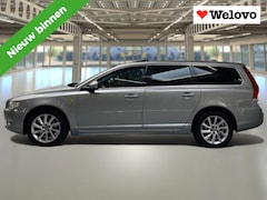 Volvo V70 - 2.0 D4 Summum Stoel koeling+verwarming, trekhaak, schuifdak