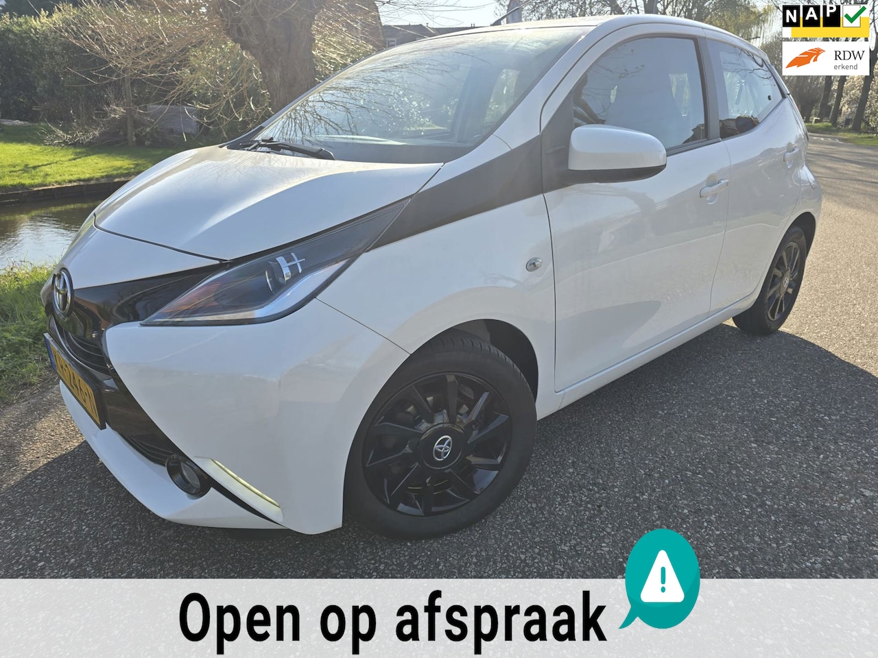 Toyota Aygo - 1.0 VVT-i x-play/Airco/Navi/5drs - AutoWereld.nl