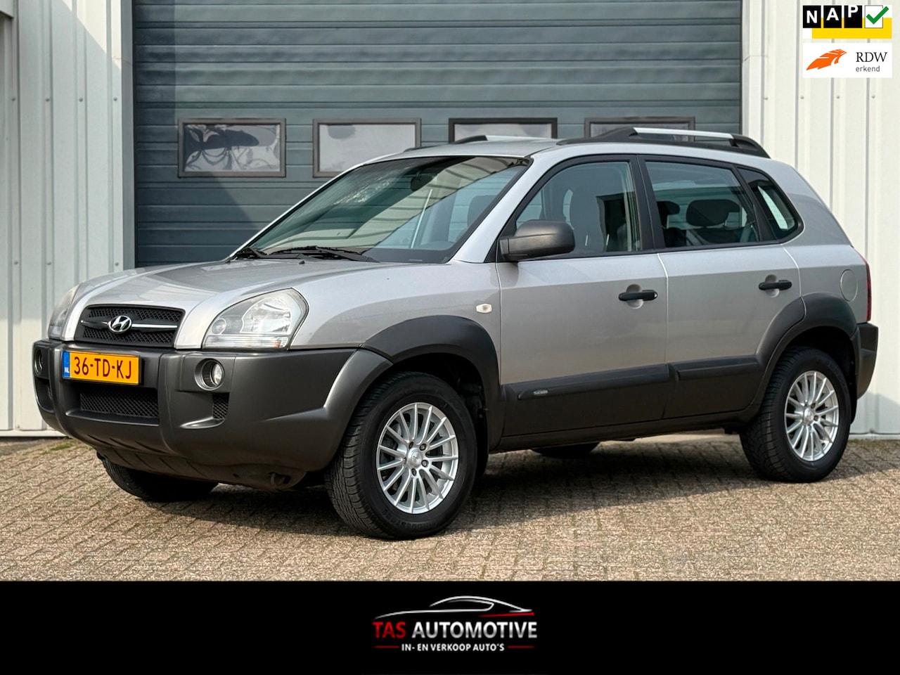 Hyundai Tucson - 2.0i Active AIRCO / 108.772 KM / NAP / APK - AutoWereld.nl