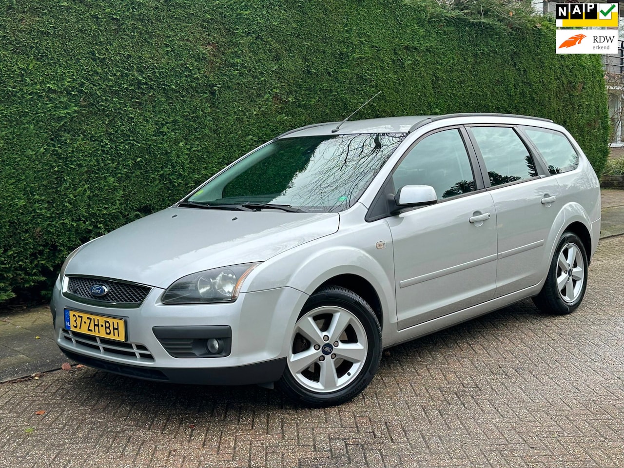 Ford Focus Wagon - 1.8-16V Ambiente Flexifuel /S-VRMWRNG/CRUISE/PDC/RIJDTSUPER!/ - AutoWereld.nl